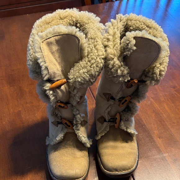 Born Shoes - Born Tan Shearling Winter Boots